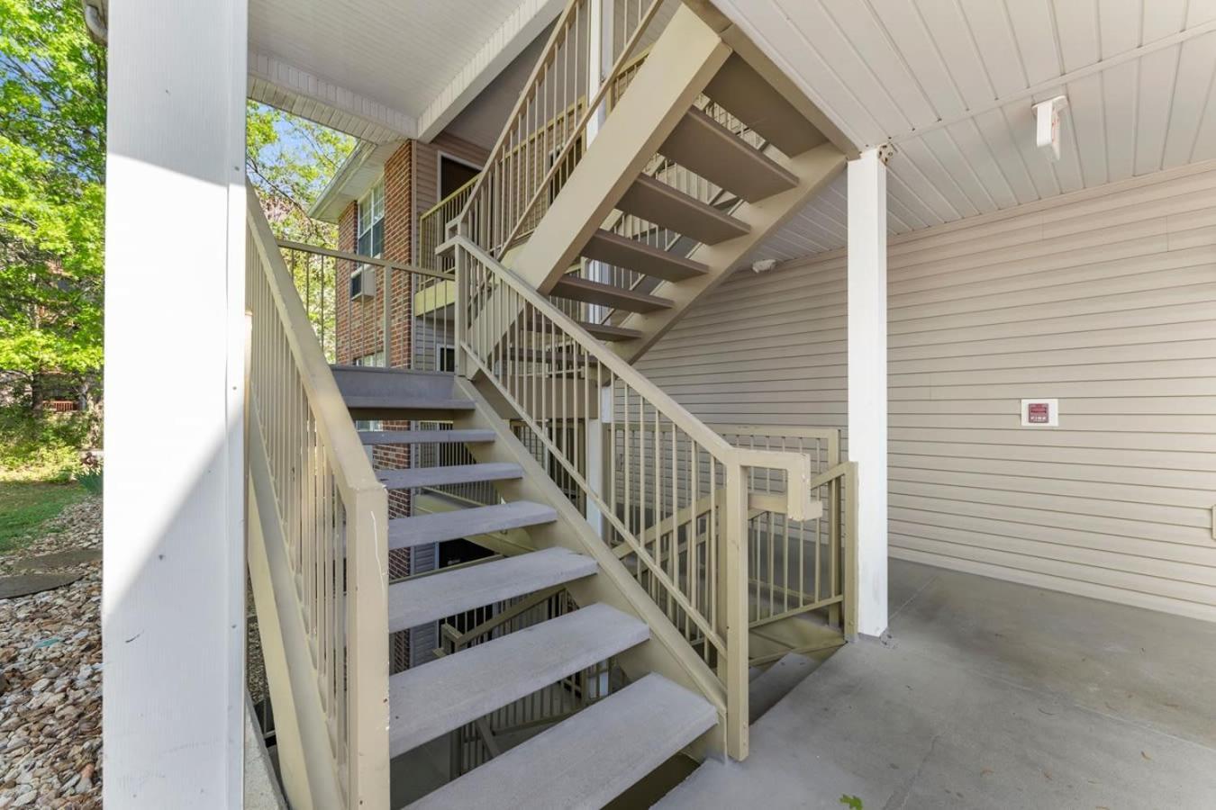 Penthouse Thousand Hills Golf Front Condo With Pool Close To 76 And Sleeps 8 Branson Exterior foto