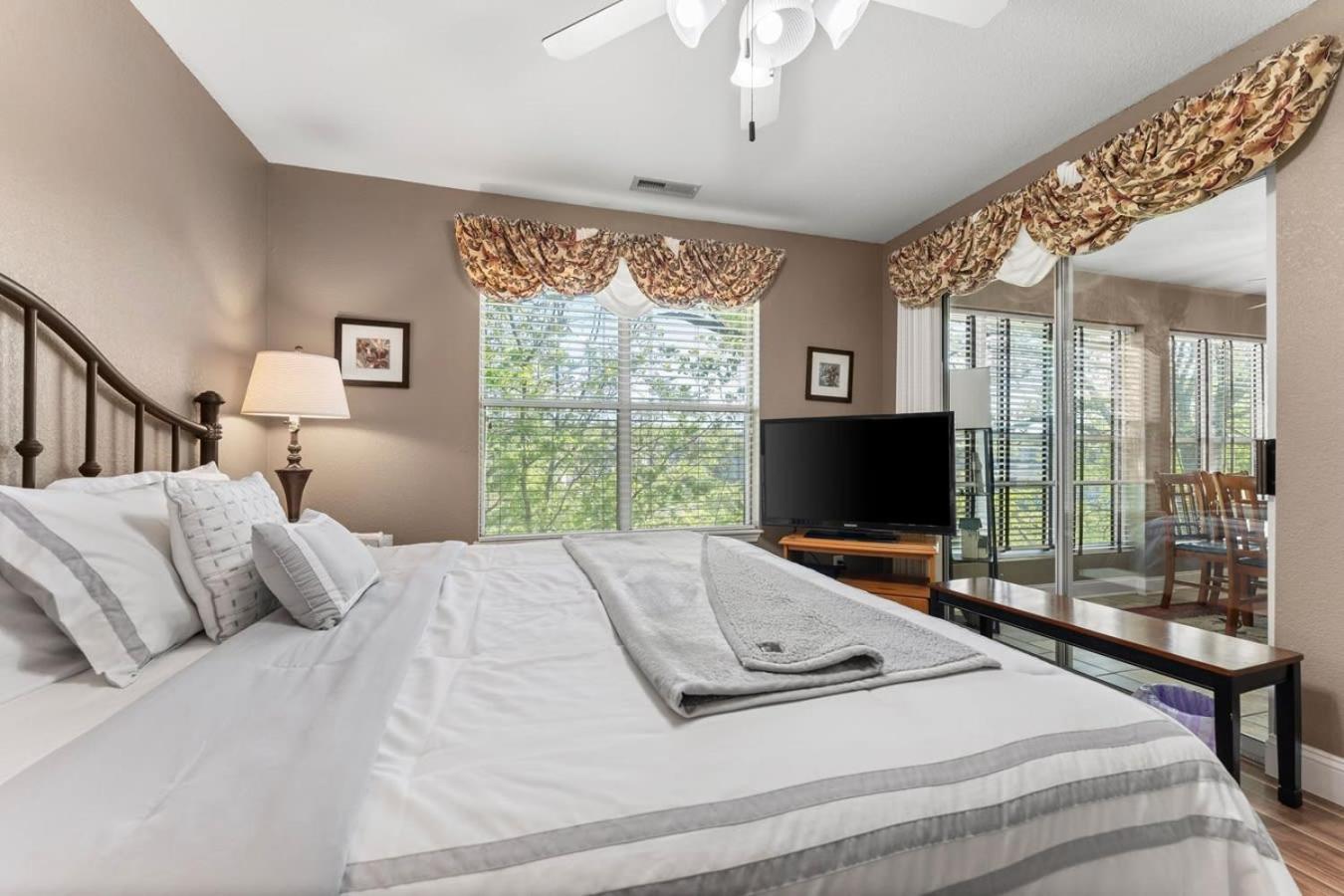 Penthouse Thousand Hills Golf Front Condo With Pool Close To 76 And Sleeps 8 Branson Exterior foto