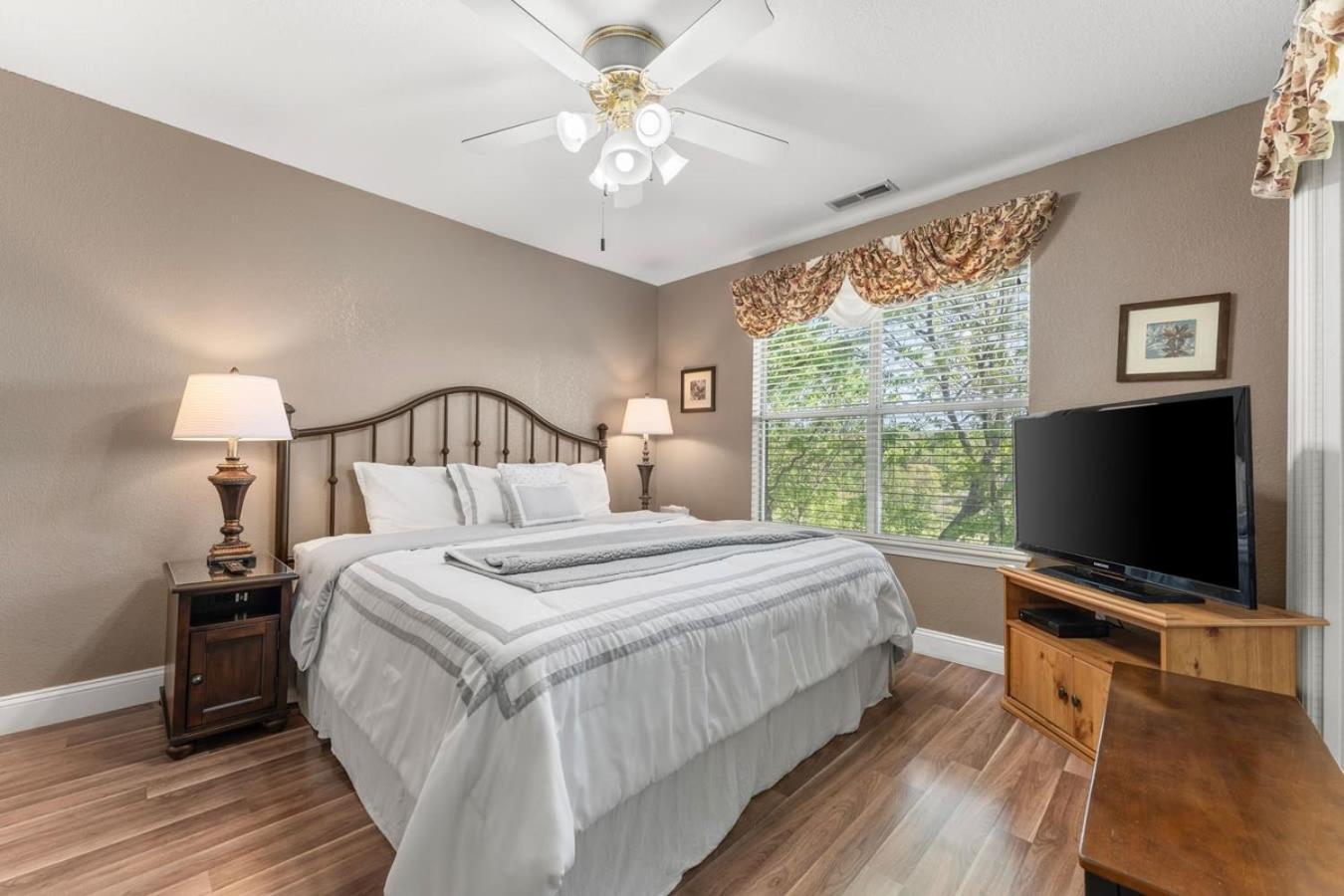 Penthouse Thousand Hills Golf Front Condo With Pool Close To 76 And Sleeps 8 Branson Exterior foto